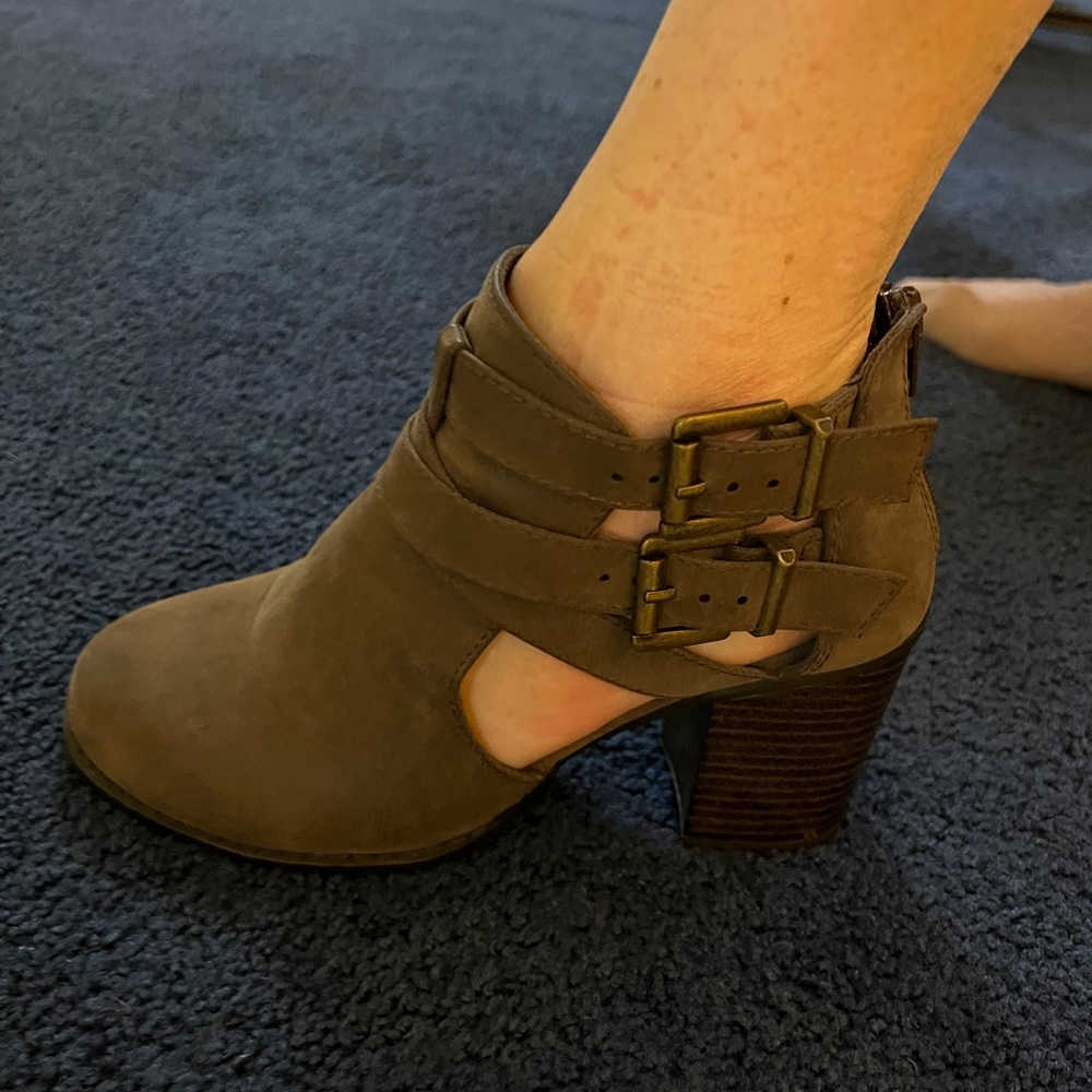 Soda Cambridge Chunky Heel Boots. Size 6 - image 7